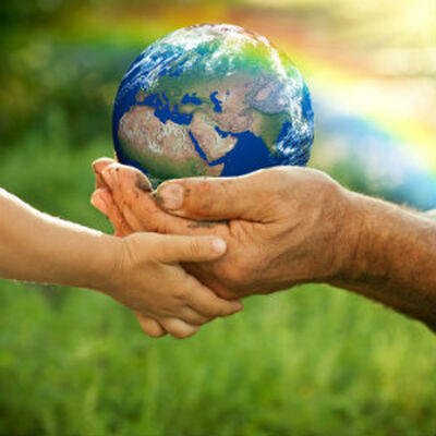 Globe_shutterstock_96211094_300p