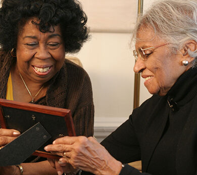 6 F JAH Fphoto talking